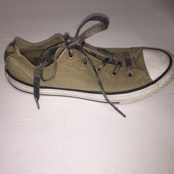 𝅺Youth kids camo converse all star sneakers size 3 - Picture 1 of 6